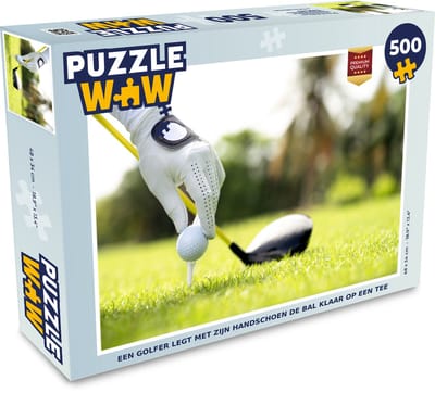 Puzzel Een golfer legt met zijn handschoen de bal klaar op een tee - Legpuzzel - Puzzel 500 stukjes