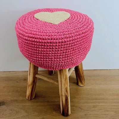 Luna-Leena duurzaam houten krukje + hoes hart roze - katoen - H40cm x 30ø cm - hand gehaakt in Nepal - kinderstoel - kinderkruk - love - stoel - kids decoration stool - heart - valenijn - kinderkamer - landelijk