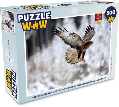 Puzzel Steppe buizerd vliegt in de winter in een besneeuwd landschap - Legpuzzel - Puzzel 500 stukjes