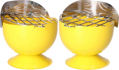 Excellent Houseware Asbak - Set van 2x stuks - in BBQ vorm - metaal - 12 cm - geel - voor binnen / buiten