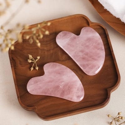 GuaSha tool - roze - Gua Sha Steen - Massagehulpmiddel - Jade Guasha schraper - massage hals - Huidverslapping - Voor Gezicht - hartvormig jade guasha - Gua Sha Gezichtsmassage Tool - Gua Sha Massage Tool - Ontspannende Massage Steen- met Doosje
