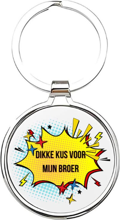 Akyol - Dikke kus voor broer Sleutelhanger - broer - De leukste broer - Broer sleutelhanger - broers sleutelhanger - Sleutelhanger voor je broer - Familie sleutelhanger - verjaardagscadeautje - Broer cadeau - Brother - broertje - 4 x 7,5 CM