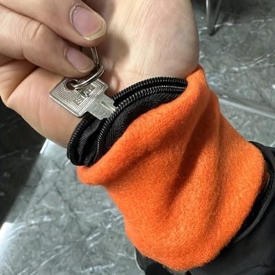 1 stuk dames sportarmband met grote capaciteit, zweetabsorberend, ideaal voor hardlopen, fitness en buitenactiviteiten. oranje