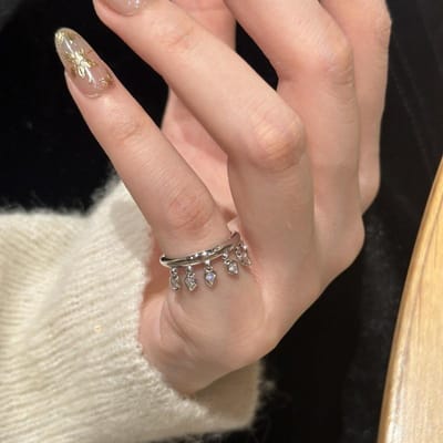 Mode chic Hoge kwaliteit waterdruppel kwastjes ringen voor vrouwen lichte luxe ring geschikt voor dagelijkse sieraden resizable brown