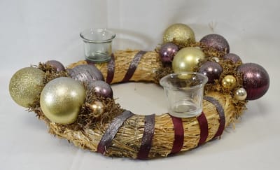 ZoeZo Design - Krans - natuurlijke materialen - riet - Ø 30 cm - ligkrans - kerstkrans - tafelkrans - met 2 waxinelichtjeshouders - goud - paars - kerststukje - glitter