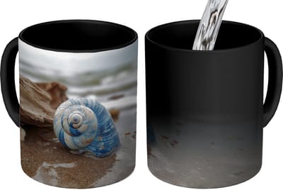 Magische Mok - Foto op Warmte Mokken - Koffiemok - Schelp - Strand - Blauw - Zee - Magic Mok - Beker - 350 ML - Theemok