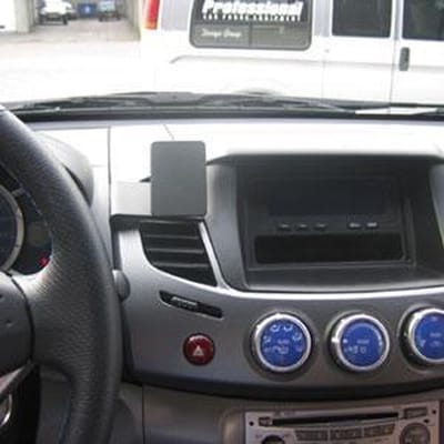 Brodit center mount v. Mitsubishi L200 06-