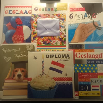 6 Luxe Geslaagd Wenskaarten - Kaart Wens Kaart Examen Geslaagd School Studie Opleiding - Diploma - Hoera Geslaagd - 6 Motieven - Rood Wit Blauwe Envelop - Art of Cards