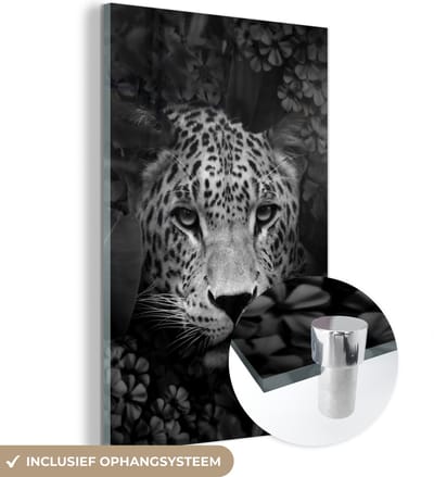 MuchoWow® Glasschilderij 40x60 cm - Schilderij acrylglas - Panter tussen de bloemen in de jungle - zwart wit - Foto op glas - Schilderijen