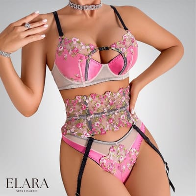 Elara - Leona - Luxe Lingerieset Dames - Lingerie Erotisch - Sexy Lingerie - 3-delige set - Roze met Satijnen effecten & Bloemenkant - QOCT00157 - S