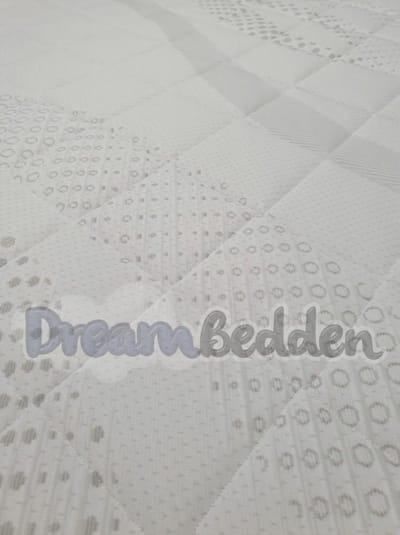 Splittopper 200x200 Hybride Schuim ca. 10cm dik met Cooltouch hoes. Medium