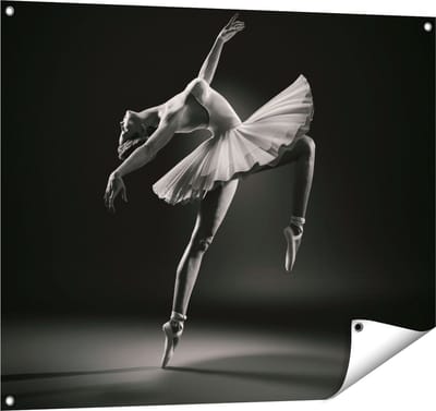 Gards Tuinposter Ballerina op Haar Tenen - Ballet - Zwart Wit - 100x80 cm - Tuindoek - Tuindecoratie - Wanddecoratie buiten - Tuinschilderij
