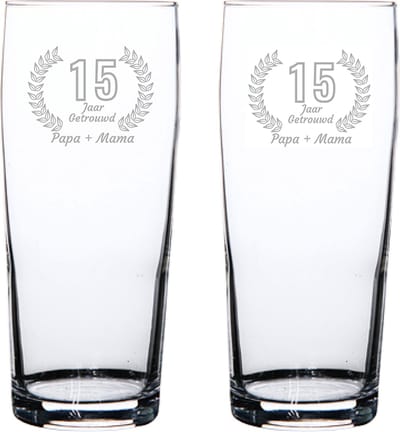 Gegraveerde set bierfluitjes 19cl Papa + Mama 15 jaar getrouwd