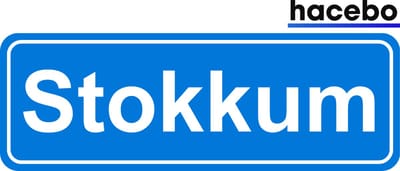 Hacebo - Plaatsnaam Sticker - 29x10 CM - Stokkum sticker - Verkeersborden sticker - grappige cadeaus - Stokkum