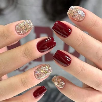 Dailygoods- Kunstnagels 24 Stuks - Extra Korte - Glanzend/Rond - Herbruikbaar - Bordeauxrood - Onmiddellijke Schoonheid - Nepnagels