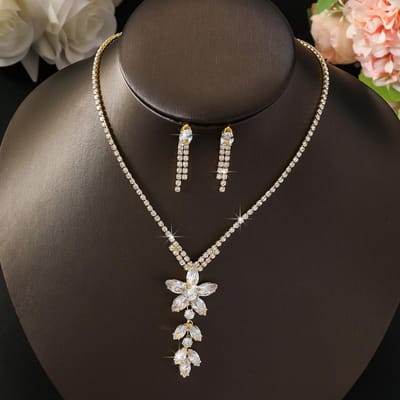 3-delige Dames Mode Koper Ingelegd Diamant Klauwketting Bloem Ketting Oorbellen Set Geschikt voor Bruiloft, Feest, Festival Cadeaus gray