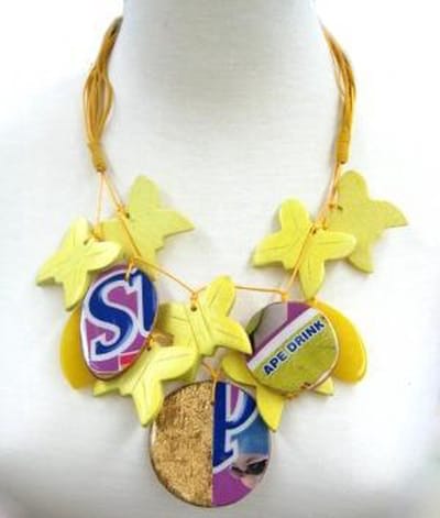 Behave - Korte koordketting met houten kralen en epoxy, geel - 52 cm
