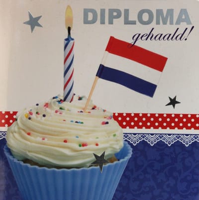 6 Luxe Geslaagd Wenskaarten - Kaart Wens Kaart Examen Geslaagd School Studie Opleiding - Diploma Gehaald Cupcake Sterren Gefeliciteerd - Vierkant 14x14cm Rood Wit Blauwe Envelop - Art of Cards - Gratis Verzonden - Hoge Afnamekortingen
