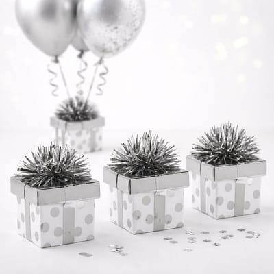 Set van 4 Ballongewichten Cadeau Zilverkleurig - 140 Gram per Stuk - 5,5 x 5,5 x 8 cm - ideaal voor verjaardagen, bruiloften, babyshowers, jubilea en Valentijn.