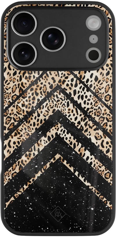 Casimoda® hoesje - Geschikt voor iPhone 17 Pro - Chevron Luipaard - Luxe Hard Case Zwart - Backcover telefoonhoesje - Zwart