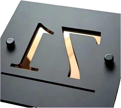 Naamplaatje Deur - Huisnummer Bord - Huis Markeren - Acryl Spiegel Effect - 25x25cm - Zwart Goud