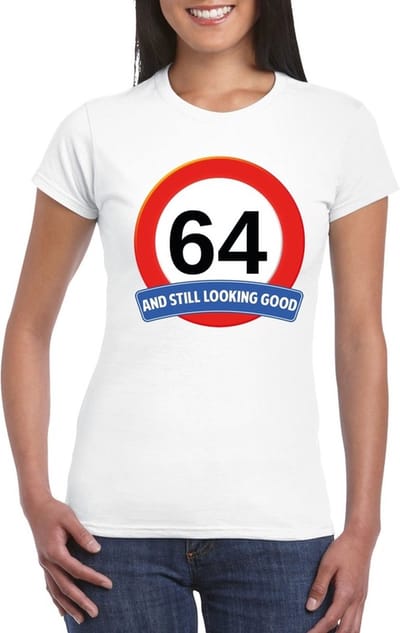 Verjaardag cadeau shirt - 64 jaar and still looking good t-shirt - wit - dames S