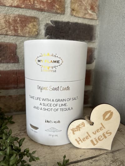 Creaties van Hier - Giftbox 'Take life with a grain of salt, a slice of lime, and a shot of tequila' met Kaarsenzand en Houten Hartje - Kaars