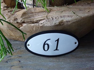 Emaille huisnummer 10x5 wit nr. 61