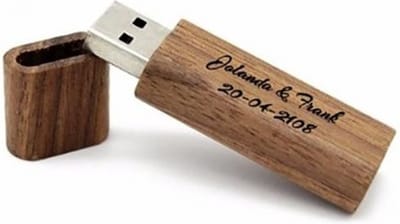 Walnoot hout usb stick met naam 128GB 3.0 , tekst of logo bedrukken