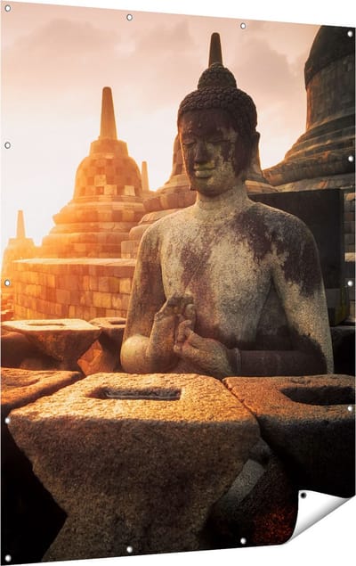 Gards Tuinposter Boeddha Beeld in een Tempel - 120x160 cm - Tuindoek - Tuindecoratie - Wanddecoratie buiten - Tuinschilderij