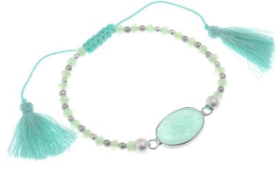 Behave - armband met mintgroene natuursteen en kwastjes - zomerse boho