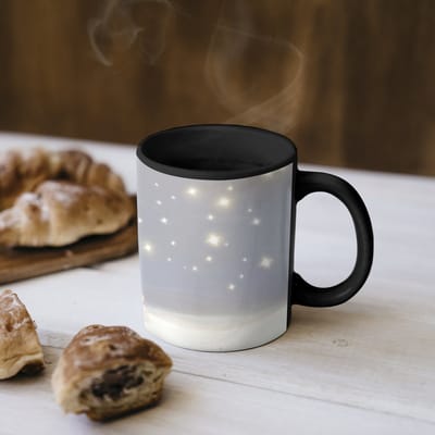 Magische Mok - Foto op Warmte Mokken - Koffiemok - Ijsbeer - Sneeuw - Sterren - Blauw - Magic Mok - Beker - 350 ML - Theemok