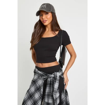 boohoo Dames Geribbelde V-hals Getailleerde Top met Korte Mouwen | Zwart | Maat: 34