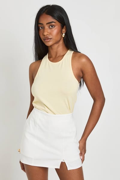boohoo Dames Mini Skort Met Gespleten Voorkant | Ivoor | Maat: 34