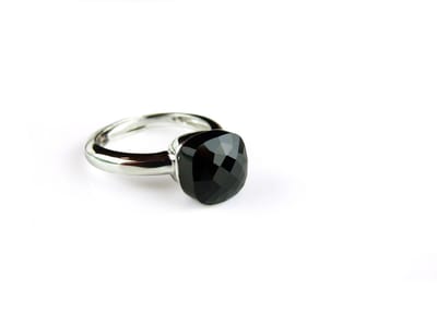 Ring in zilver model pomellato zwarte steen