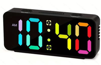 carmdering - Digitale Wekker - LED Wekker met RGB Kleurendisplay - Wekker met Snoozefunctie - USB Gevoed met Batterij Backup - Instelbare Helderheid & Volume - 12/24 Uur - Zwart