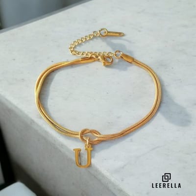 Leerella | U | Stijlvolle Letter Armband van Hoogwaardig RVS in Goudkleur met Initialen – Perfect voor Dames en Heren | Luxe Accessoire met Persoonlijke Touch Moederdag, Valentijnsdag en Verjaardag Cadeau 16+5cm