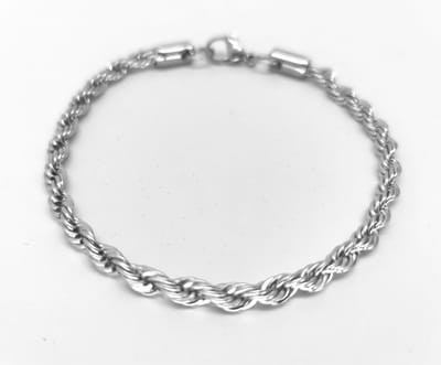 Armband - RVS -zilverkleurig - armband - Lengte 18 cm x D 4 mm - gedraaide koord motief. Elegant - Chique - mode combineer met andere armband of horloge, zowel voor dames en heren.