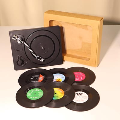 Retro Gramophone Coasters Set van 6, Antislip Ondergrond voor Koffie en Dranken, Perfect voor Bars, Cafés, Thuis en Feesten, 10.5 cm