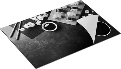 Chefcare Inductie Beschermer Sushi met Soja Saus op een Zwarte Marmeren Plaat - Zwart Wit - 75x50 cm - Afdekplaat Inductie - Kookplaat Beschermer - Inductie Mat