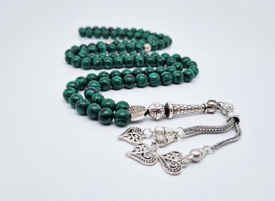 Handgemaakte tesbih "Tasbih" natuursteen "Malachiet" - Aantal kralen 99 - Diameter kralen 8MM - met metaal tassel "Harten" - Een mooi cadeau-idee