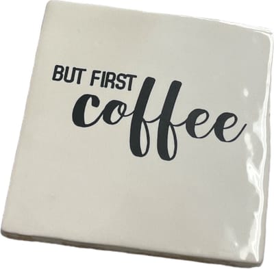 Hippe tegeltje met tekst: But first coffee | Wit met zwart | Gepersonaliseerde cadeau | Hippe Spreuktegel | Nieuwe woning cadeau | Housewarming cadeau | Quote tegeltje met Koffie coffee