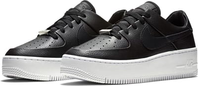 Nike Air Force 1 Sage Low Sneaker Dames  Sneakers - Maat 40 - Vrouwen - zwart/wit