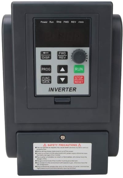 Dailygoody - Variabele Frequentie Aandrijving - 220VAC 2.2kW - Hoge Prestaties - 3-fase Uitgang - Duurzaam en Betrouwbaar - Geschikt voor Motorbesturi