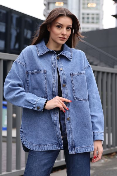 Overmaatse denimjack met shirtkraag en zakken