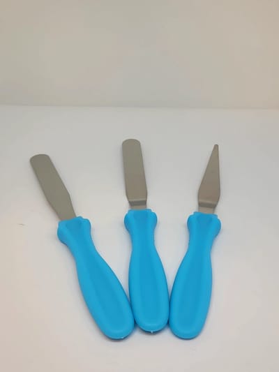 Jumada's - Spatel - Paletmes - Gebogen - Cake decoratie - Fondant - Kleur Blauw wordt Gebogen Spatel - Paletmes - Cake Decoratie - Fondant - Blauwe Kleur
