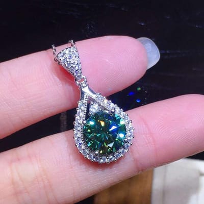 Huitan Prachtige Groene Zirkonia Hanger Ketting Luxe Dames Bruiloft Nek Accessoires Nieuw Ontworpen Kettingen Sieraden gray