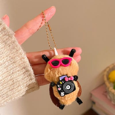 ** Peluche Dessin Animé Mignonne Drôle Forme de Cafard Pendentif Poupée Décoration Sac Étudiant Cadeau Amusant Étudiant Accessoires brown
