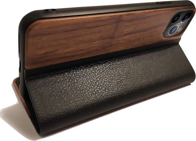 Houten design flip case, iPhone 11 pro max – Noten met zwart leer
