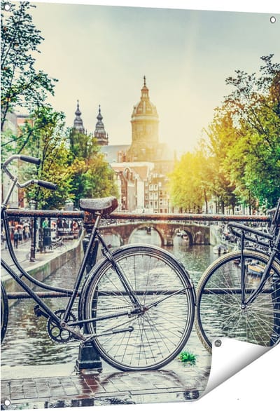Gards Tuinposter Amsterdamse Brug bij een Gracht met Zonsondergang - 80x100 cm - Tuindoek - Tuindecoratie - Wanddecoratie buiten - Tuinschilderij
